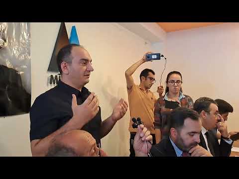 Xural tv rəhbəri Əvəz Zeynalı və hüquq müdafiyəcisi Elcin Sadıqlının həbisiilə bağli tədbirdən.