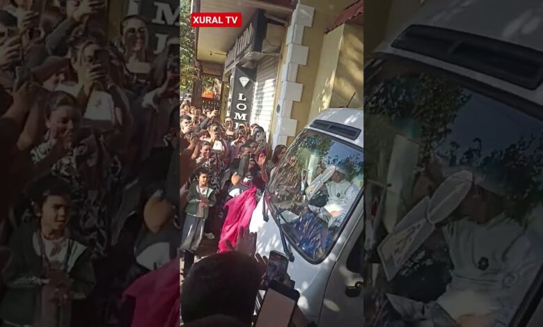 ANA GÖRÜN NƏ ETDİ: ƏSGƏRLƏRİ HƏRBİ XİDMƏTƏ APARAN AVTOBUSA AL YAYLIQ BAĞLADI, "QURAN"A ƏMANƏT ETDİ